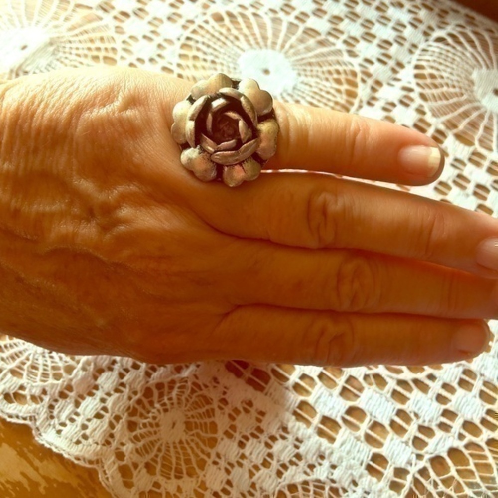 Flower ring
